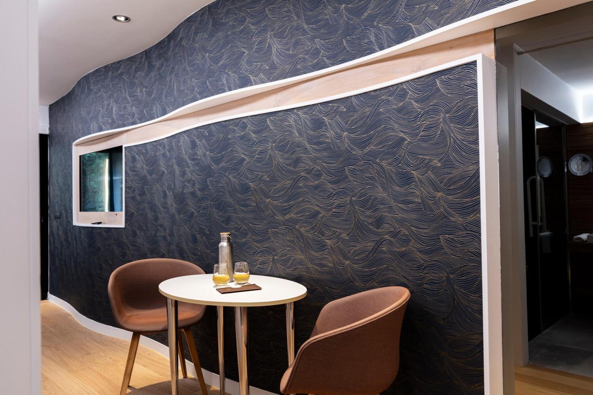 Hotel & Restaurant Origines Par Adrien Descouls - Teritoria Le Broc  Room photo